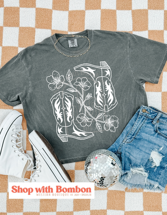 Cowgirl boots boxy tee