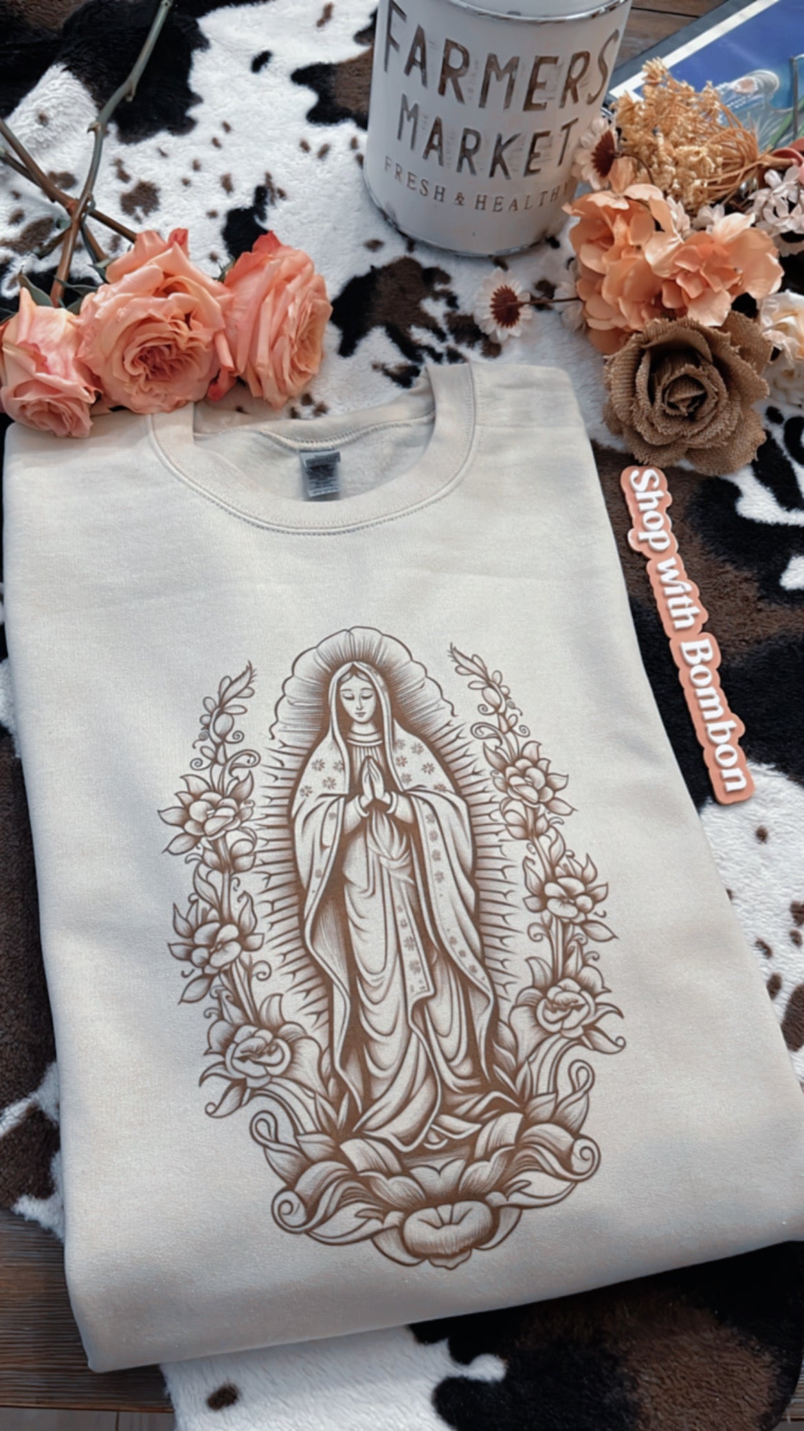 Virgen María de Guadalupe Crewneck