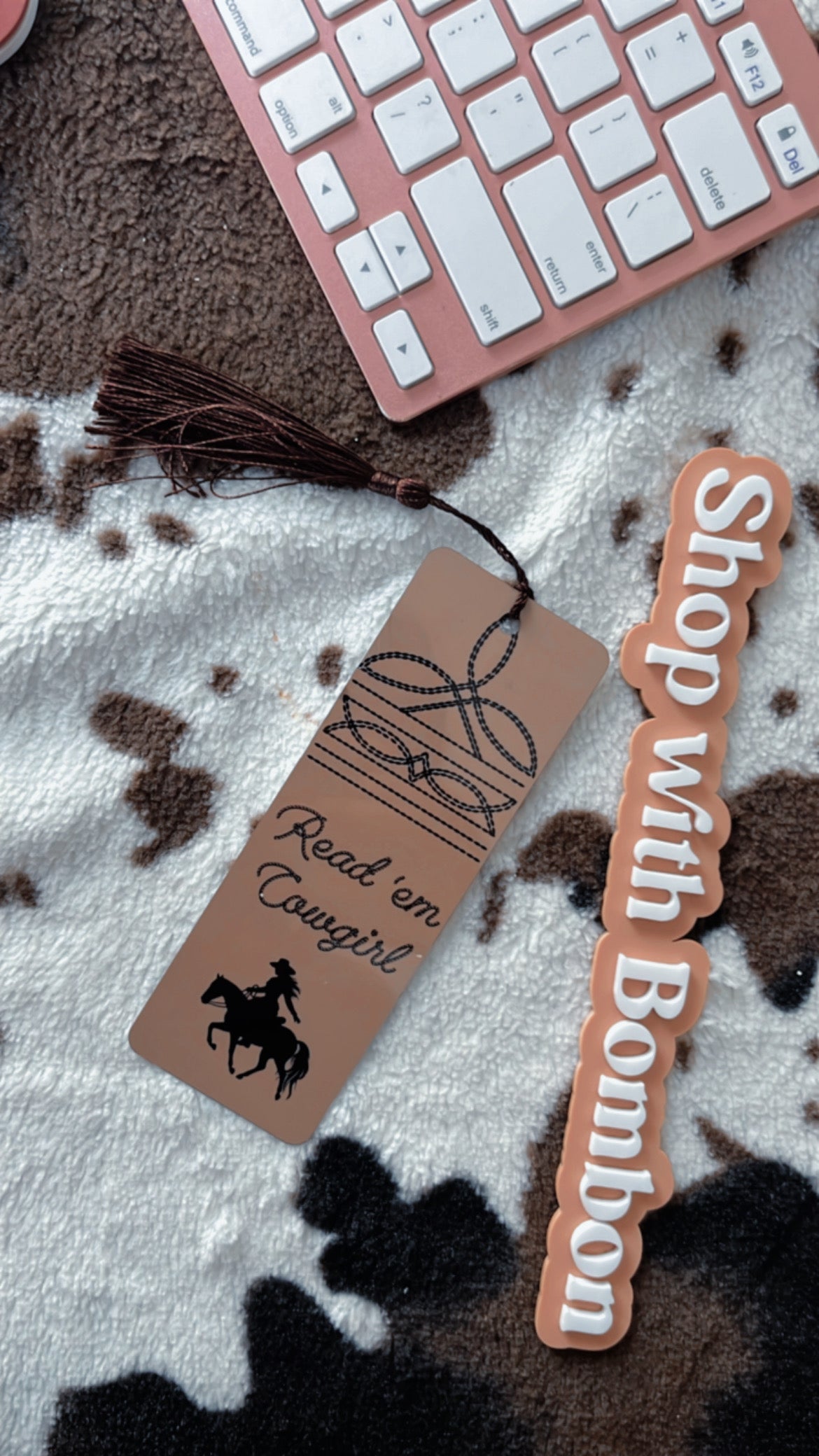 Read em Cowgirl bookmark black